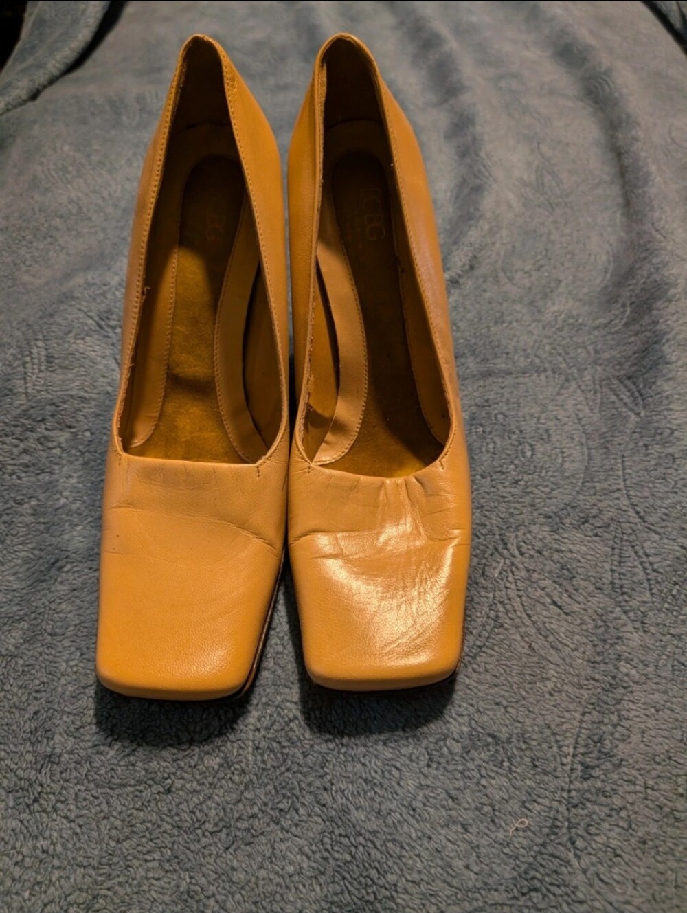Vintage Y2K BCBG Max Azria Square Toe Leather Pumps - Made in Italy